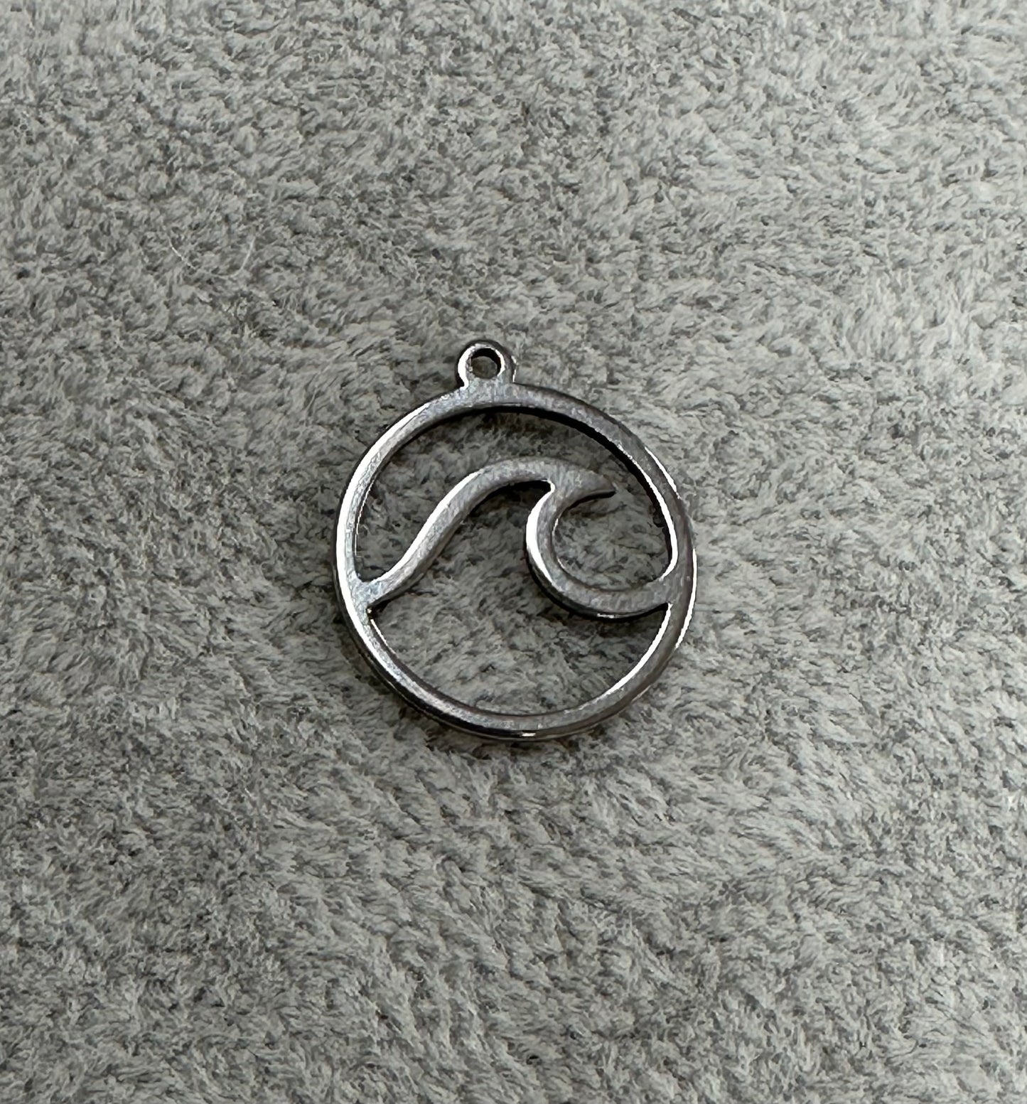 Silver Wave Circle
